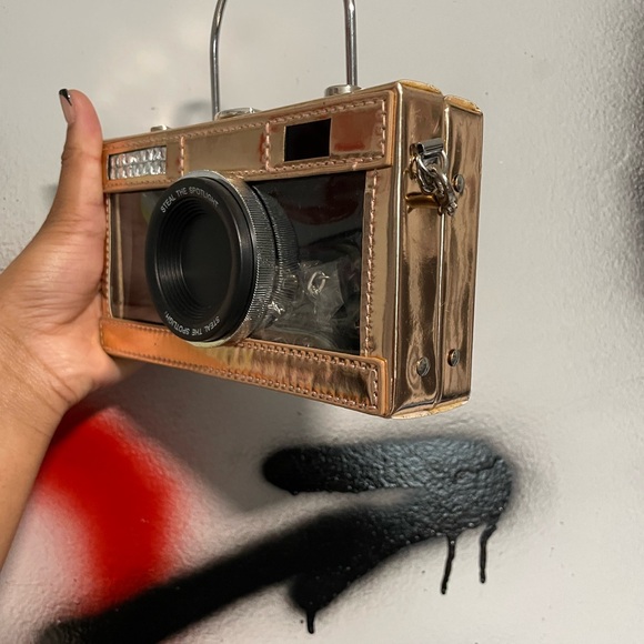 Gold Camera-Shaped Handbag - Picture 2 of 4